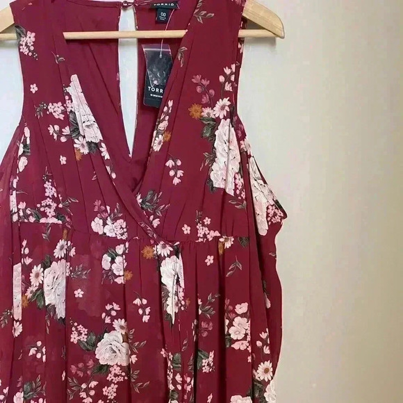 TORRID Red Floral Cold Shoulder Chiffon Wrap Dress - Picture 8 of 16